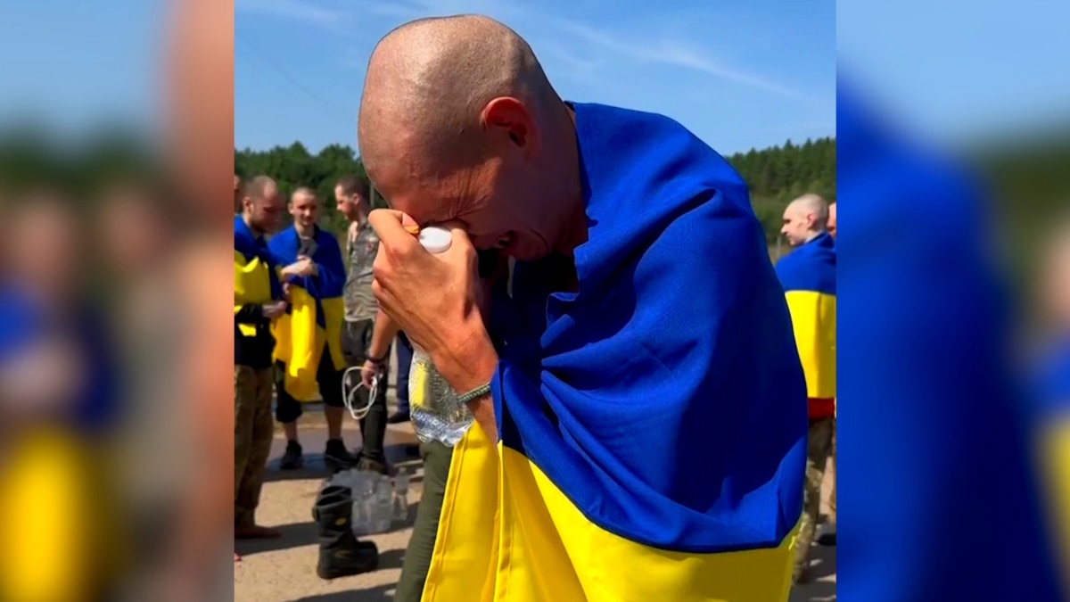 ‘I Kept Dreaming:’ Mariupol Defenders Return To Ukraine On Independence Day