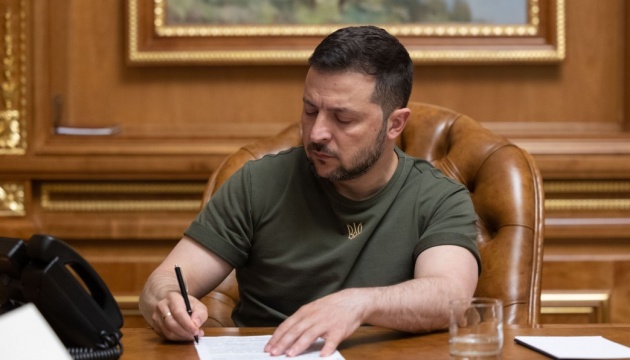 Zelensky signs law allowing foreign nationals hold officer positions in Ukraine’s Armed Forces