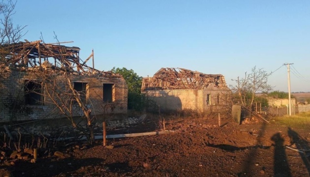 Russian strikes kill one person, injure six in Kherson region over past day