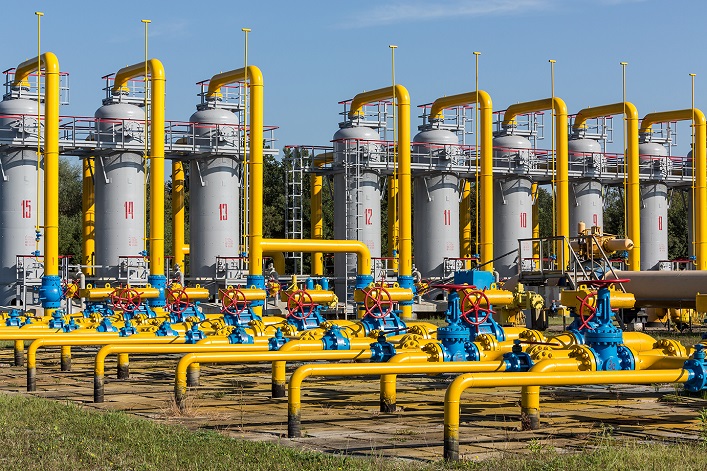 European gas traders avoid Ukrainian storage facilities after Russian attacks; Naftogaz  states it is operating as usual.