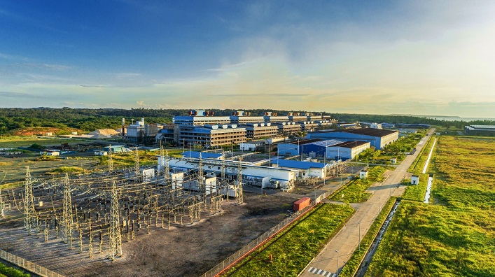 What prevents foreign companies from investing in Ukrainian industrial parks?