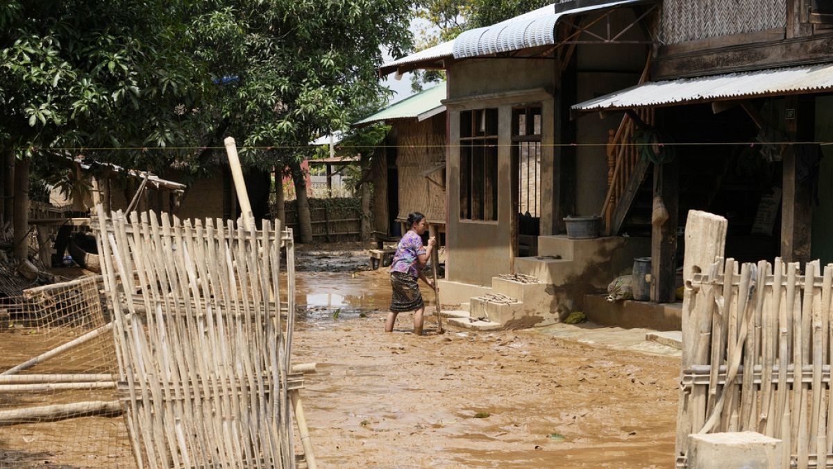 Video. Myanmar floods have affected 631,000 people and caused 226 deaths.