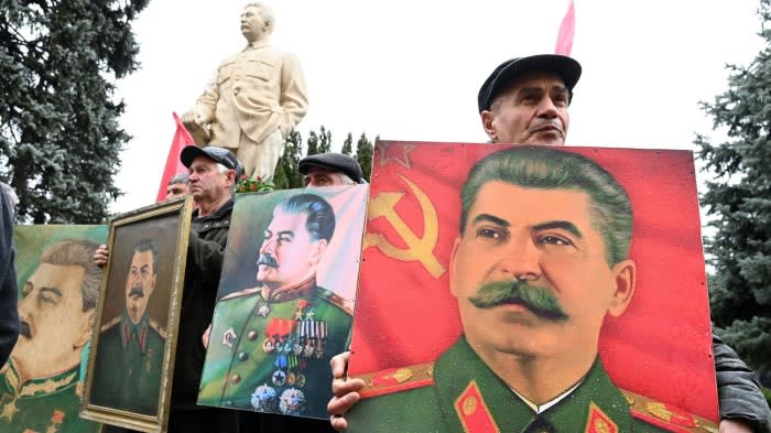 Putin casts his net over Stalin’s exonerated victims