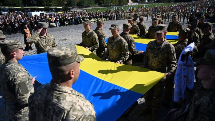 Ukraine’s new infantry recruits ‘freeze’ in face of Russian onslaught