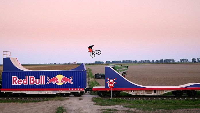 WATCH: Polish freestyler Dawid Godziek makes mountain biking history on a moving train