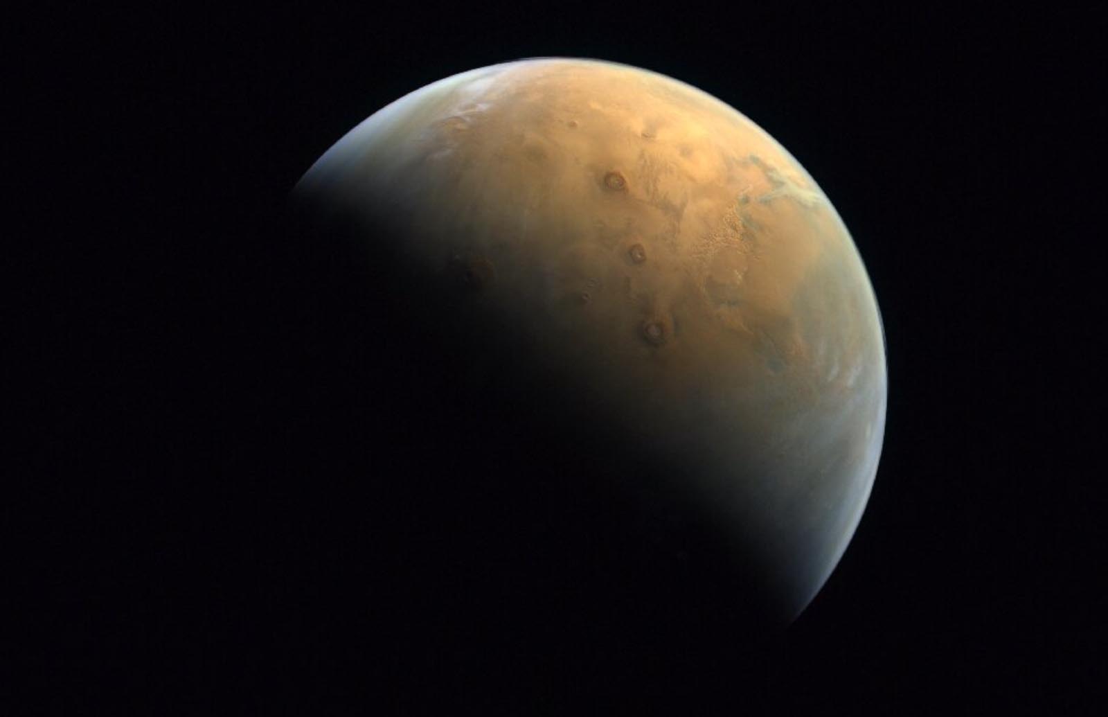 New study claims certain regions of Mars may have conditions to support life