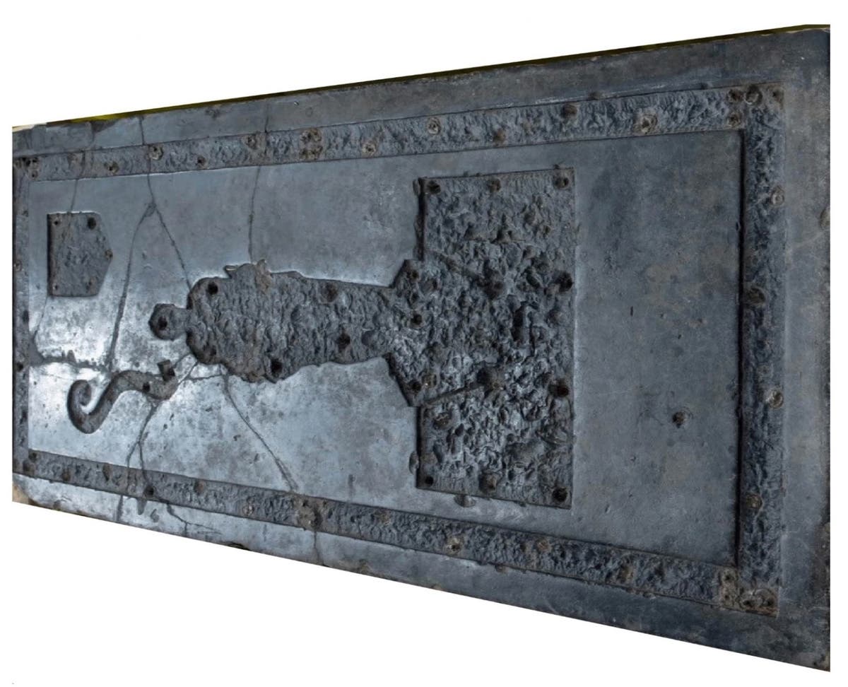 Archaeologists finally solve mystery behind oldest tombstone in US belonging to English knight