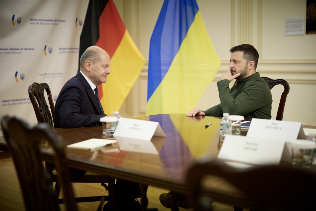 Zelenskyy and Scholz hold a closed-door meeting in the US