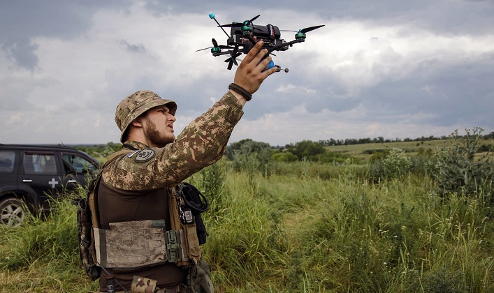 Ukraine has issued a purchase tender for 10,000 FPV drones with artificial intelligence and has ordered Himera communication systems for the military.