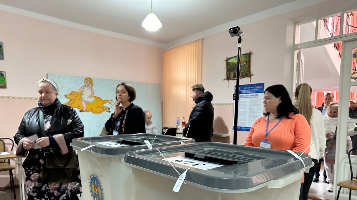 Residents Of Breakaway Transdniester Region Vote In Moldova’s Elections