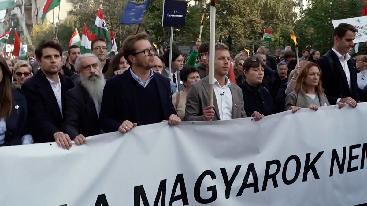 Video. Magyar leads mass protest against Orbán’s rule