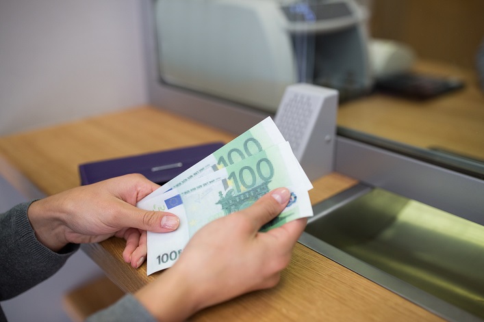 Ukrainians are increasingly buying foreign currency. The NBU had to increase interventions to a three-month high.