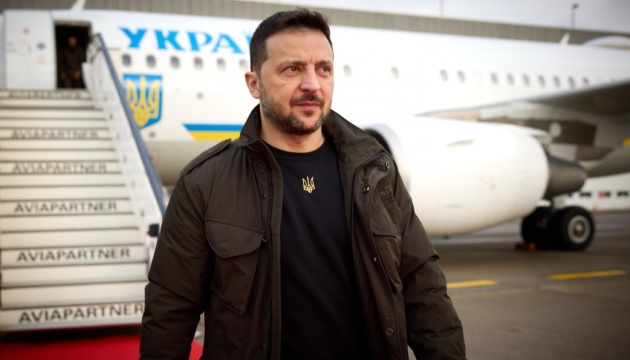 Zelensky arrives in Iceland