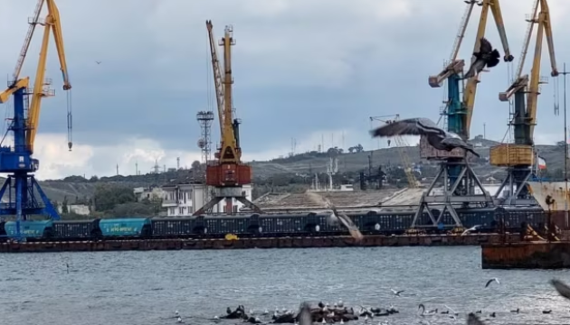 Train for transporting grain spotted in Feodosia