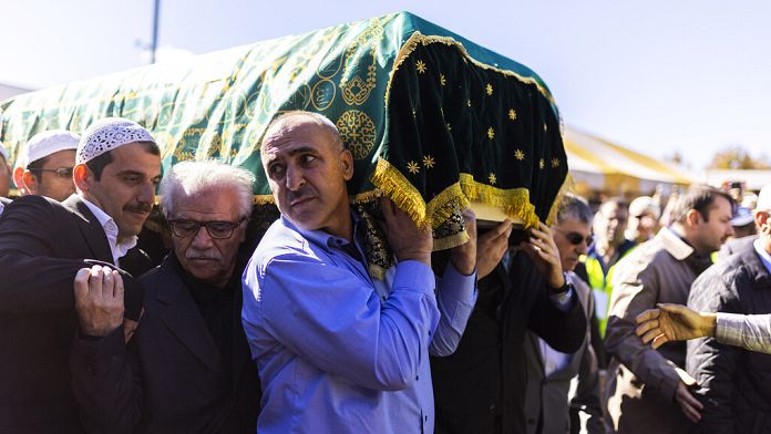 Thousands mourn Turkish preacher and Erdoğan rival Fethullah Gülen at New Jersey funeral service