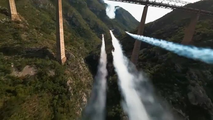 Acrobatic aircraft defy gravity in world-first loop under Montenegro’s tallest bridge