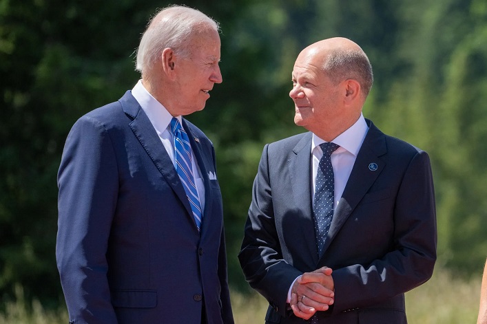 Biden will gather the European Quartet in Germany to help Ukraine; Scholz will ask for increased military support at the EU summit.