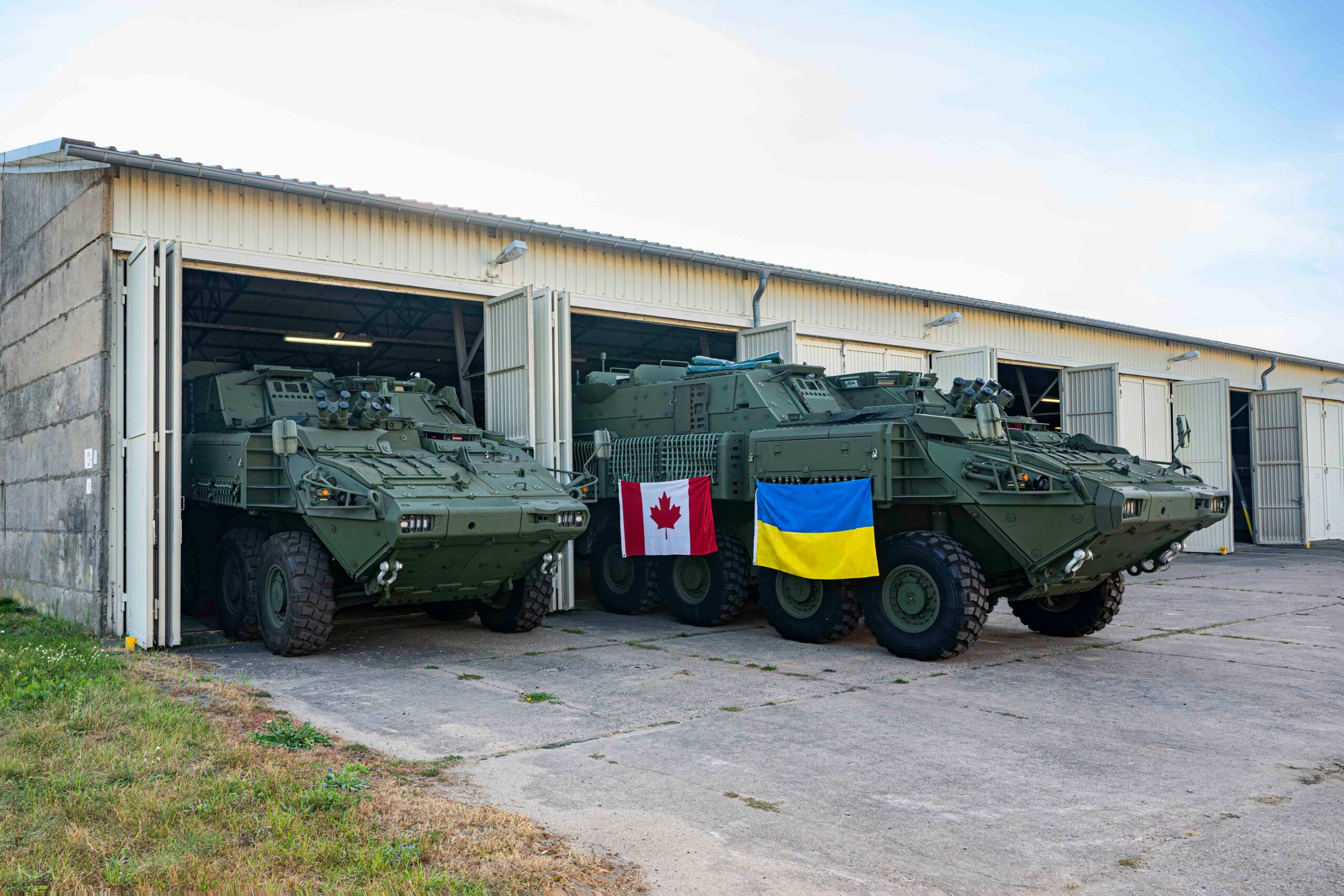 Canada delivers LAV armored vehicles to Ukraine