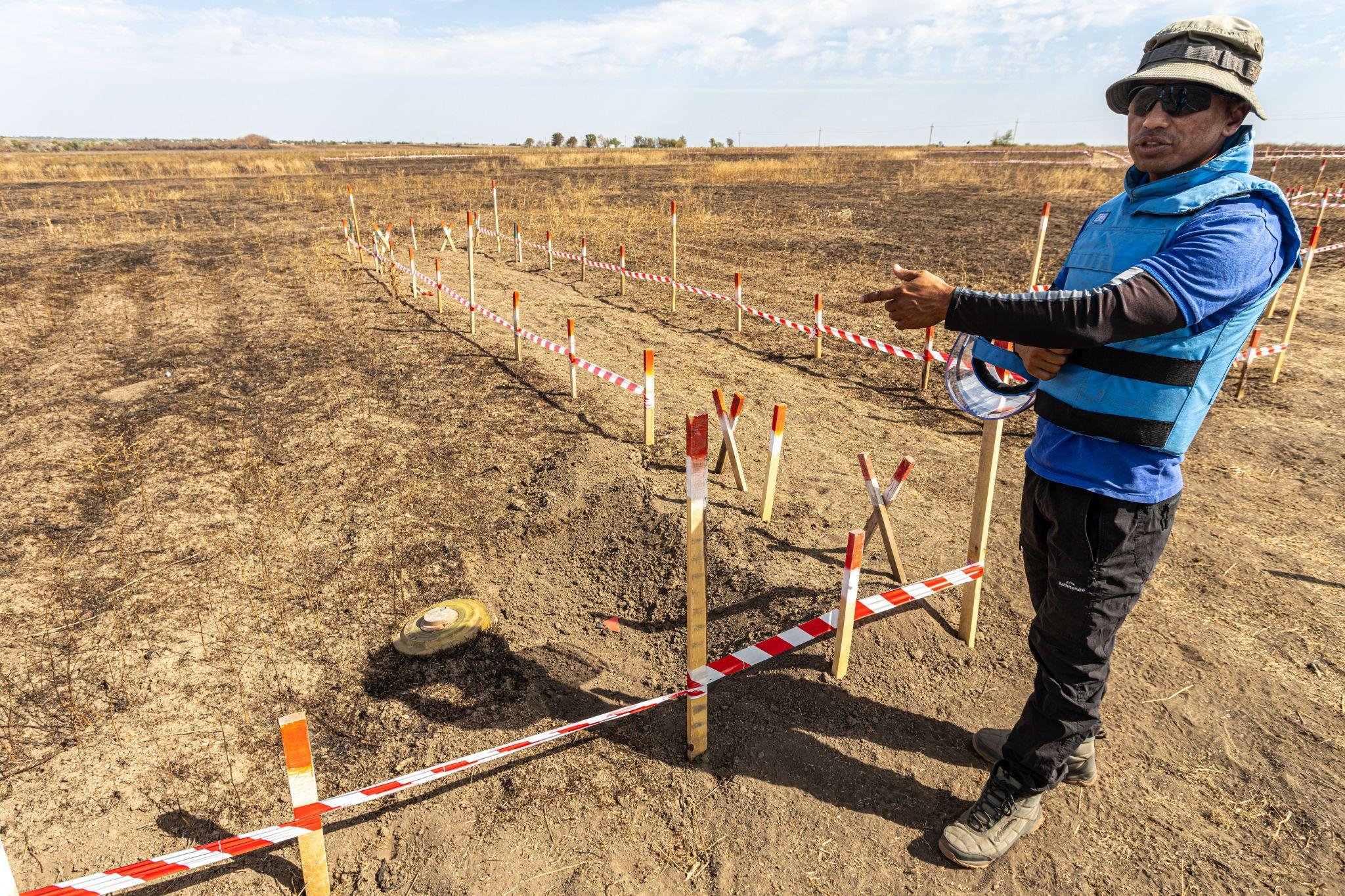 Ukrainian sappers race against world’s largest minefield