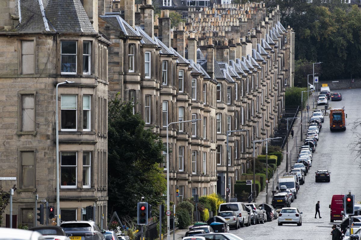 Electric wallpaper trialled as alternative to central heating in Glasgow