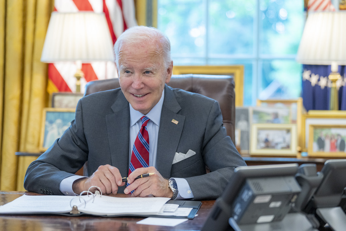 Biden approves $ 20 billion Ukraine loan backed by frozen Russian assets