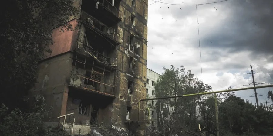 Forbes: Ukraine demolishes high-rises to dislodge Russian forces in urban combat in Toretsk