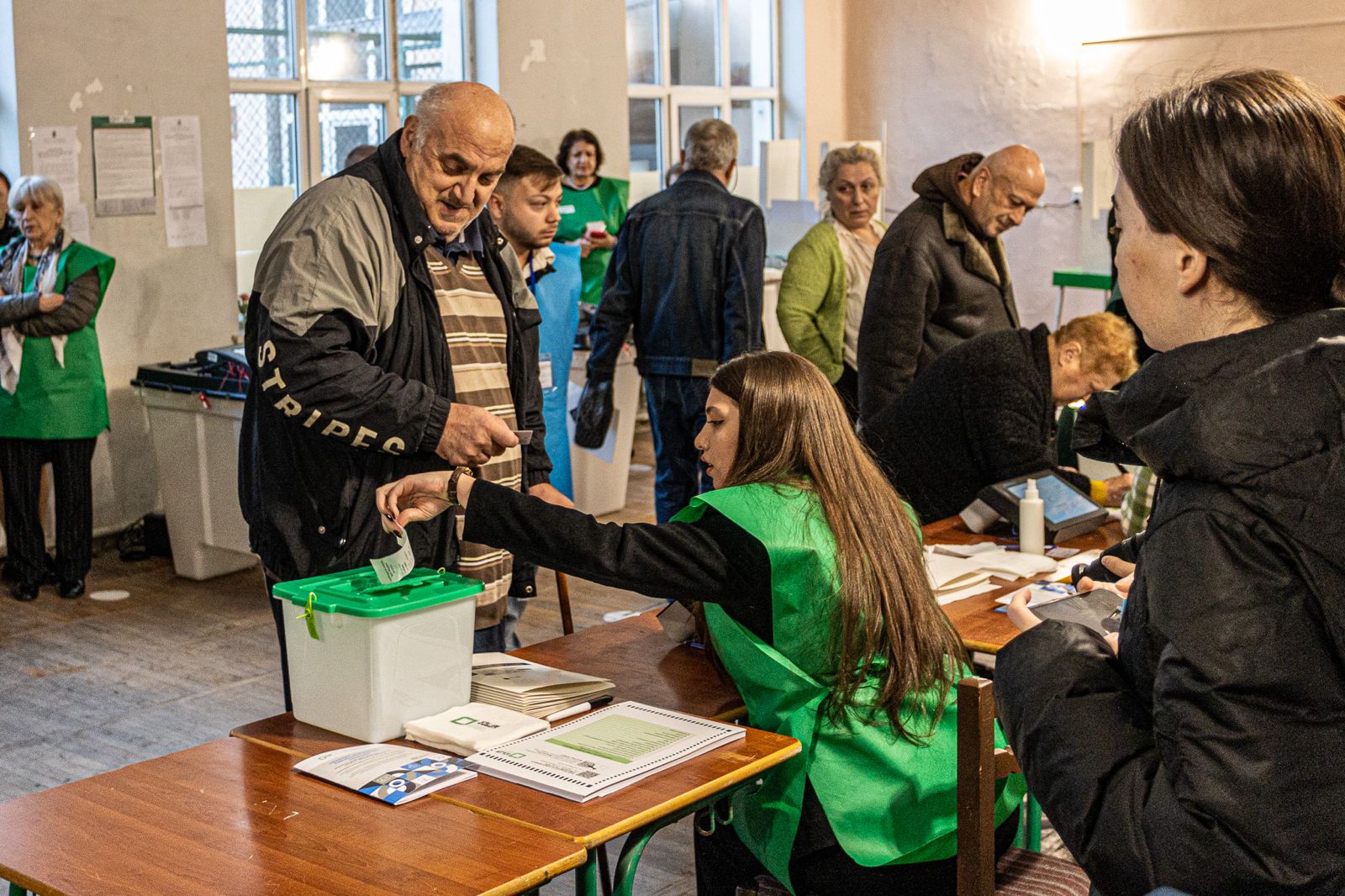 Georgian president calls elections “Russian special operation,” refuses to recognize results