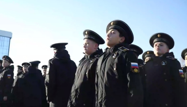 Russia forces 200 Mariupol students to pledge allegiance to Russia