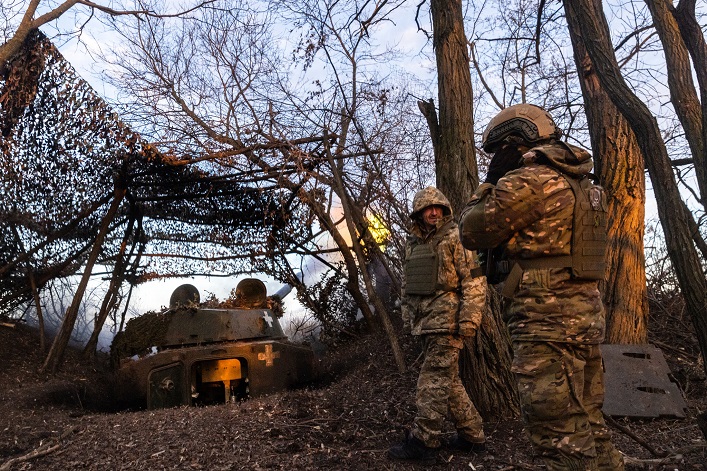 Analysts suggest that the war in Ukraine is nearing its end.