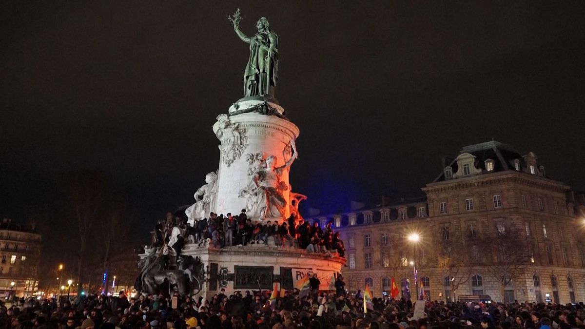 Thousands gather to celebrate death of French far-right figure Jean-Marie Le Pen