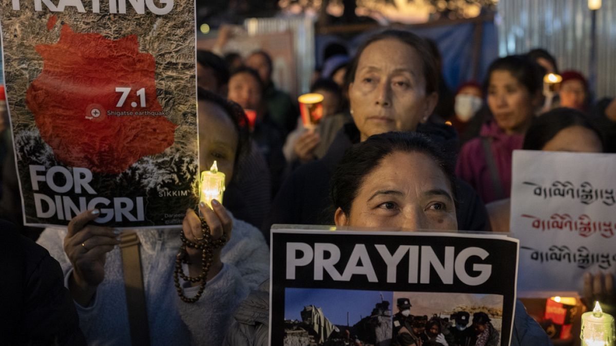 Video. Prayers for earthquake victims in Tibet