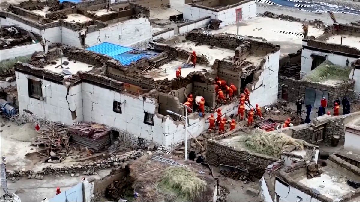 Video. Deadly earthquake hits Tibet as rescuers continue to search