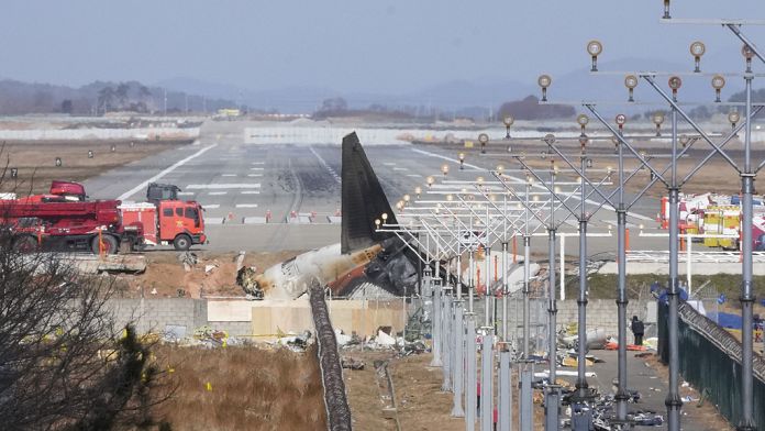 South Korean police raid Jeju Air offices as crash investigation continues