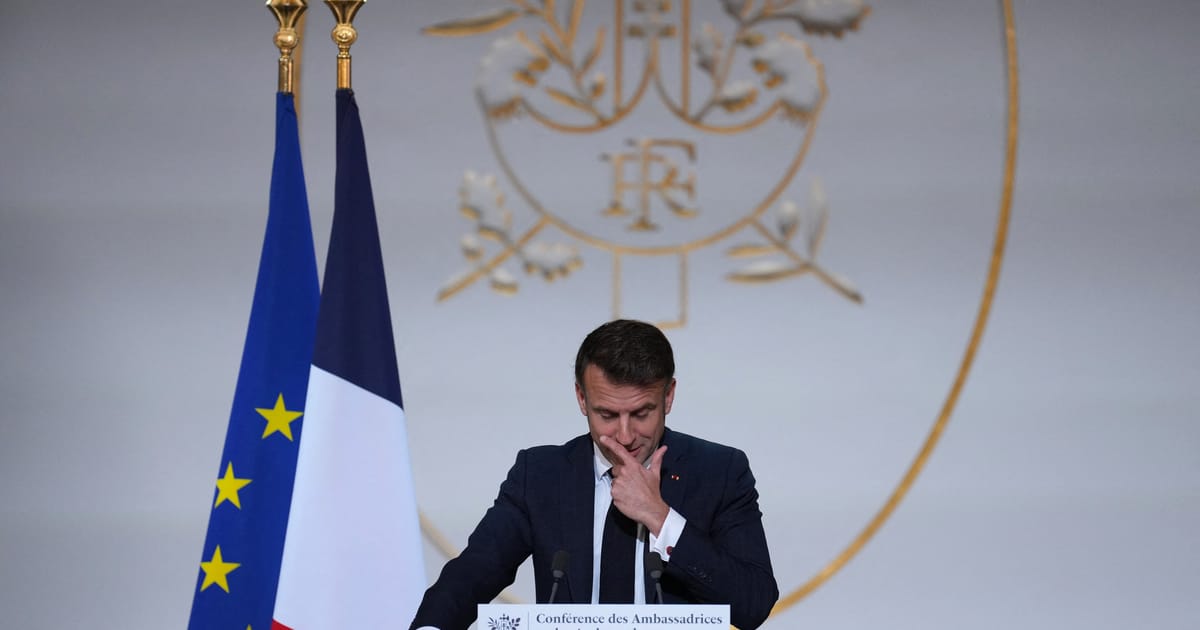 Macron says Ukraine needs to be ‘realistic’ on territorial issues – POLITICO