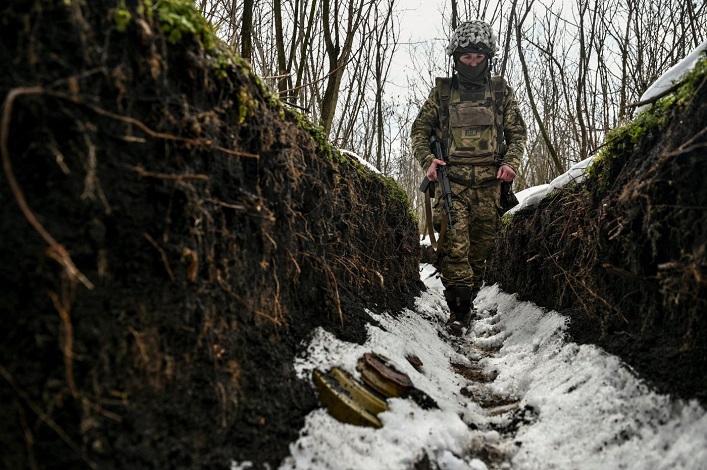 Russia demands that NATO revoke its promise of Ukraine’s accession to end the war, while Zelenskyy rejects any ultimatums.