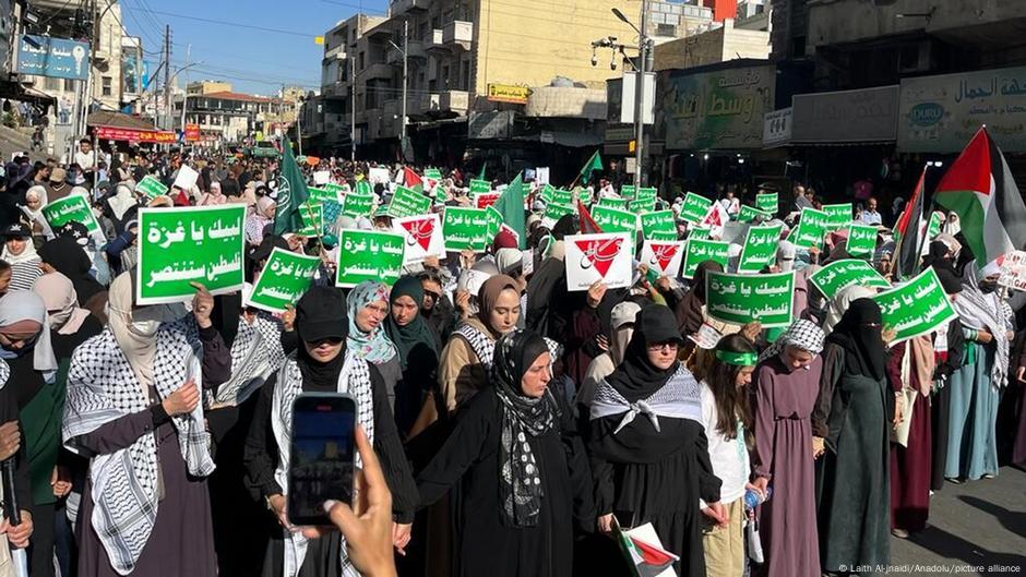 Jordan outlaws Muslim Brotherhood opposition group – DW – 04/23/2025