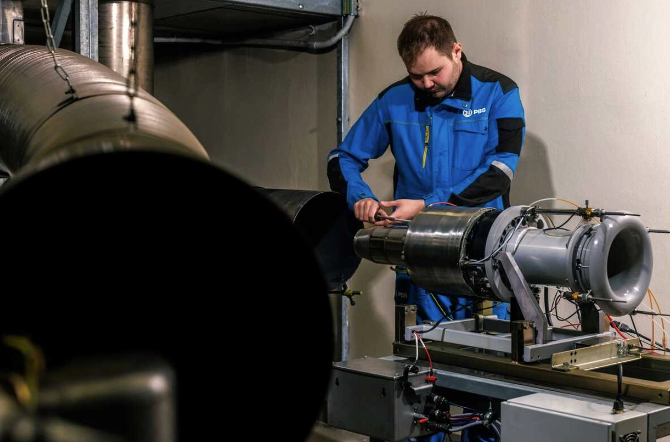 Czech Republic to Increase Production of Engines for Ukrainian Rockets and Drones