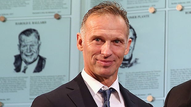 Czech leaders condemn Russian threats against NHL great Dominik Hasek