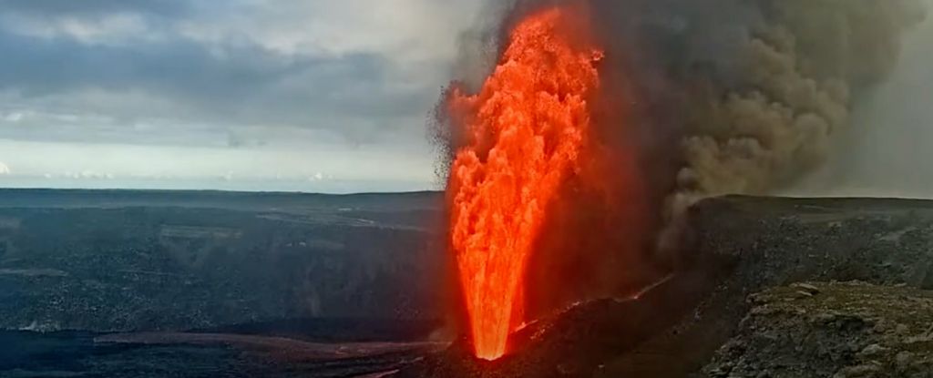 1,000-Foot Lava Jets Erupt From Hawaii’s Kīlauea Volcano : ScienceAlert