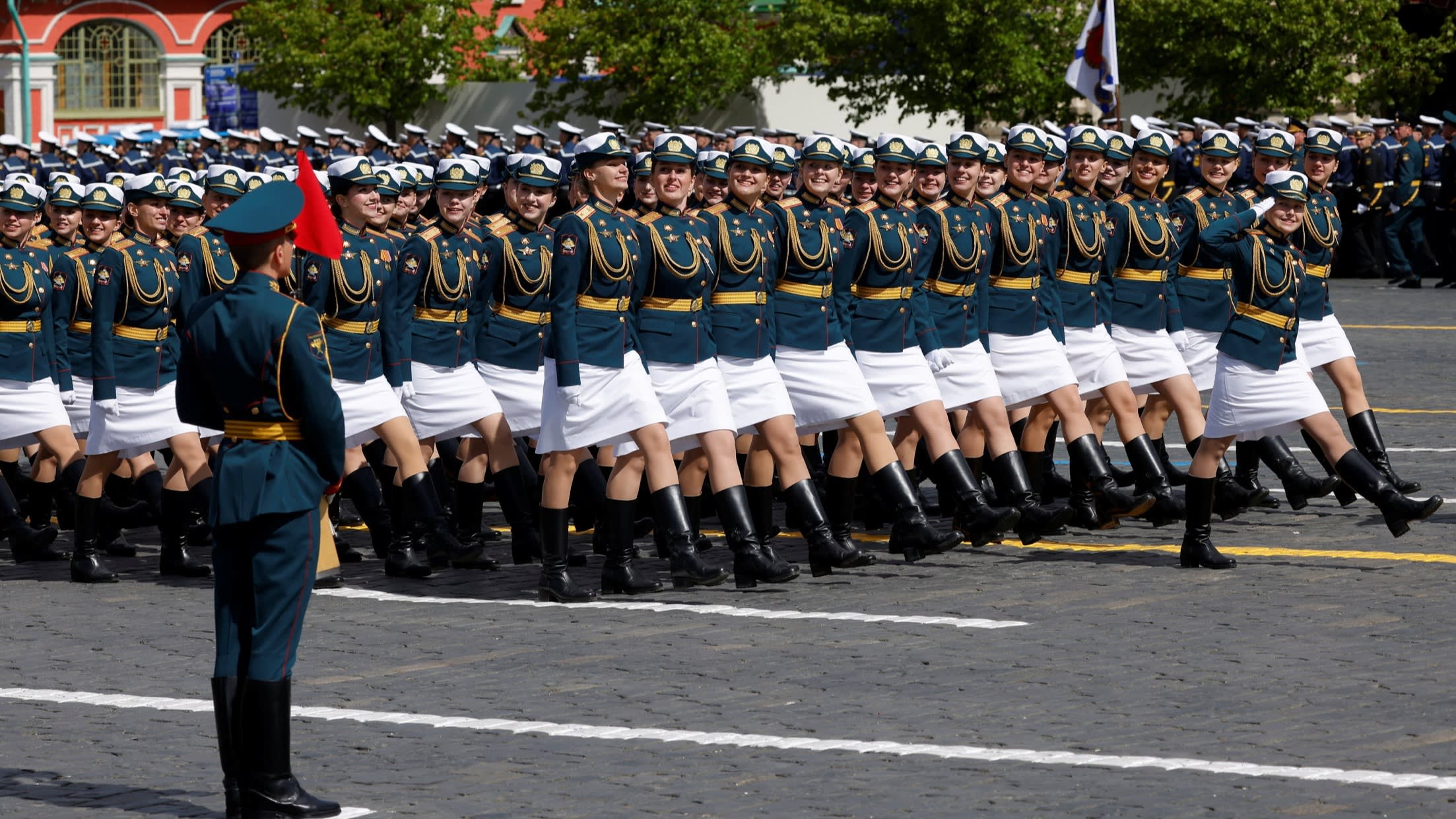 Putin’s war economy is cooling, but Russians still feel richer