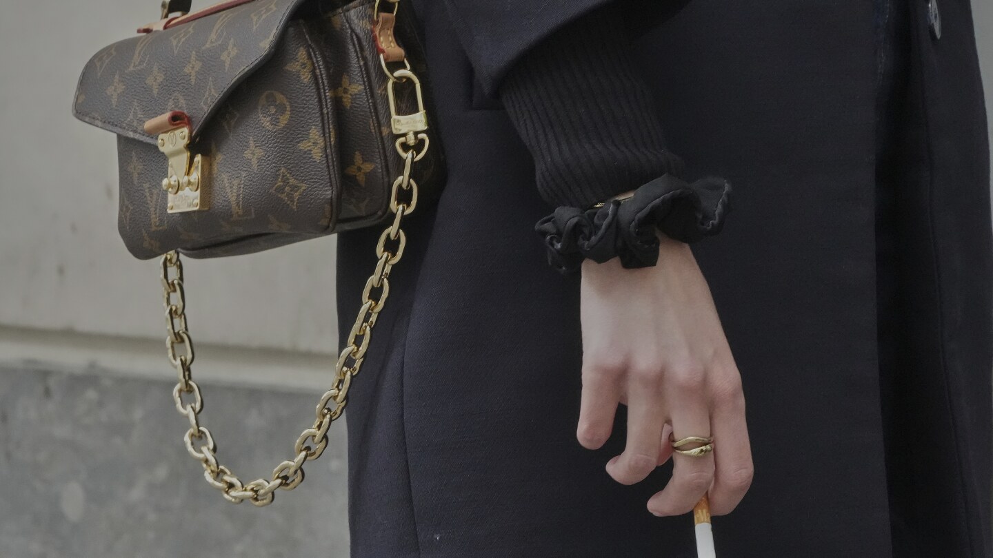 The country that made smoking sexy breaks up with cigarettes
