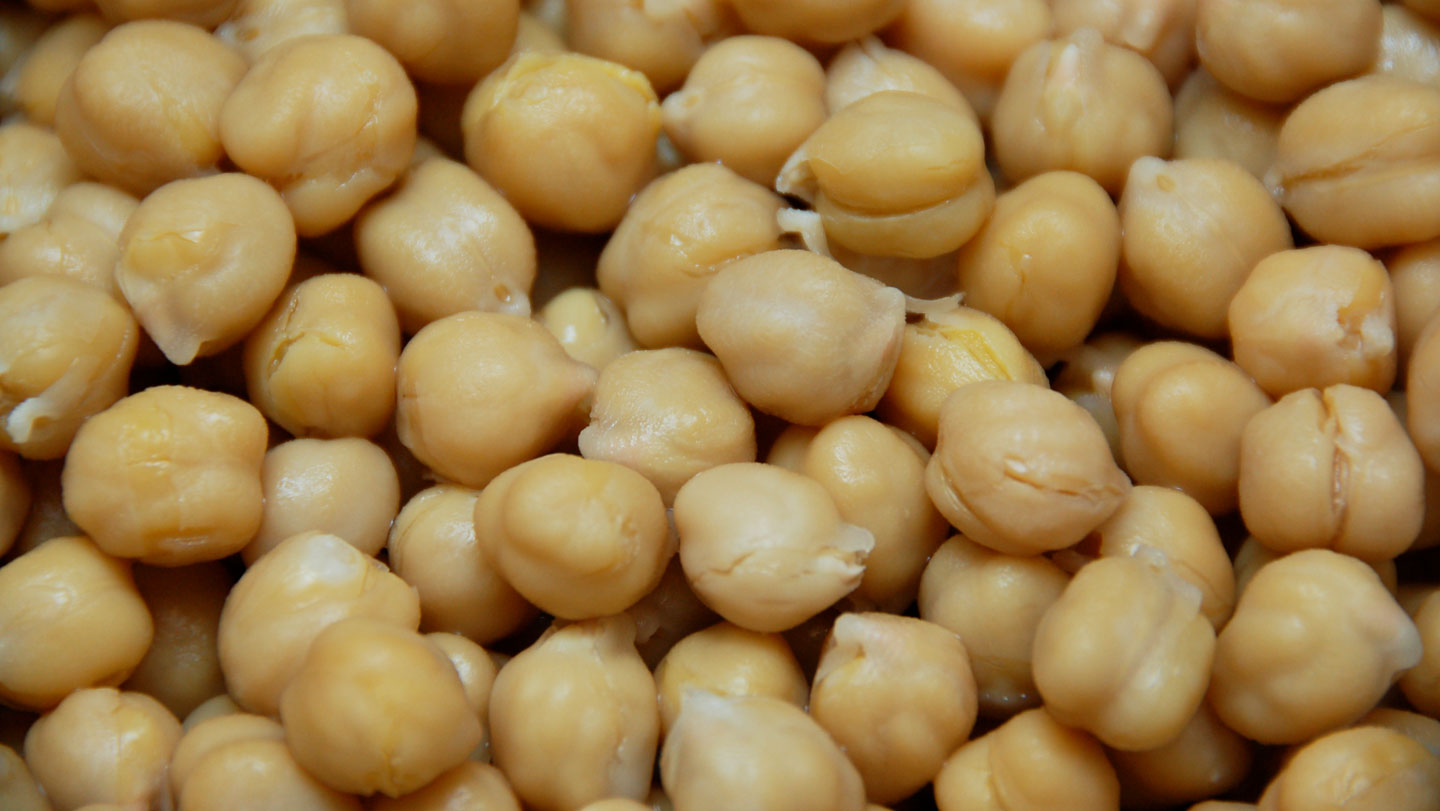 A cup of chickpeas a day lowers cholesterol
