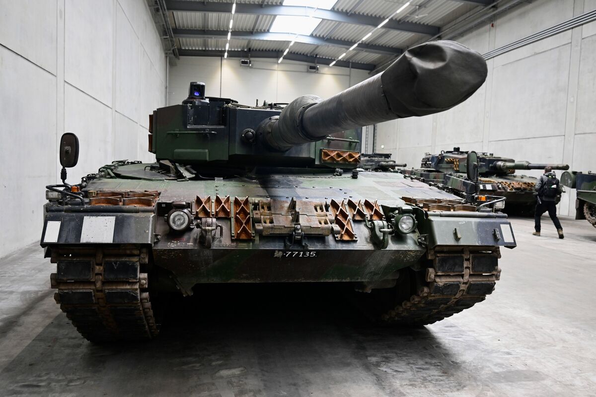 Europe’s Banks Drop Restraints to Profit From Armaments Boom