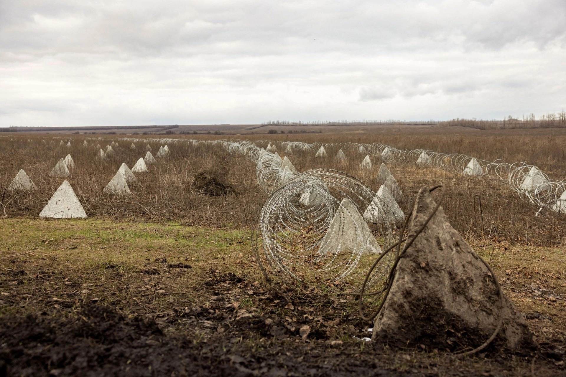 Defending Ukraine in the Absence of NATO Security Guarantees