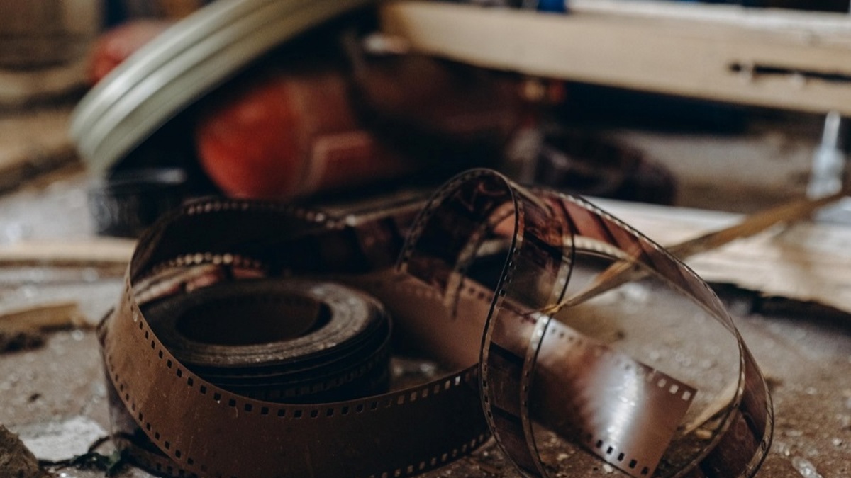 Russian shelling hits Odesa Film Studio, destroys scenery for ‘Dovzhenko ‘ film – Derzhkino
