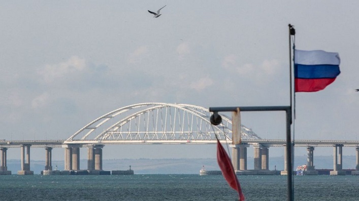 As the Kremlin grapples with the aftermath of the Spiderweb operation, Ukraine strikes the Crimean Bridge.