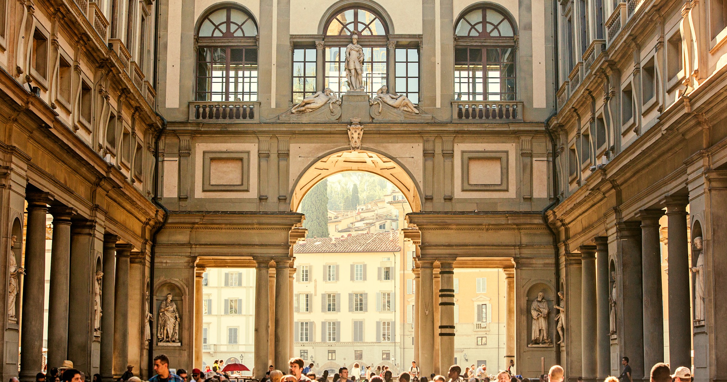 Calling on EU cities to tackle the ‘overwhelming impact’ of hotels on overtourism