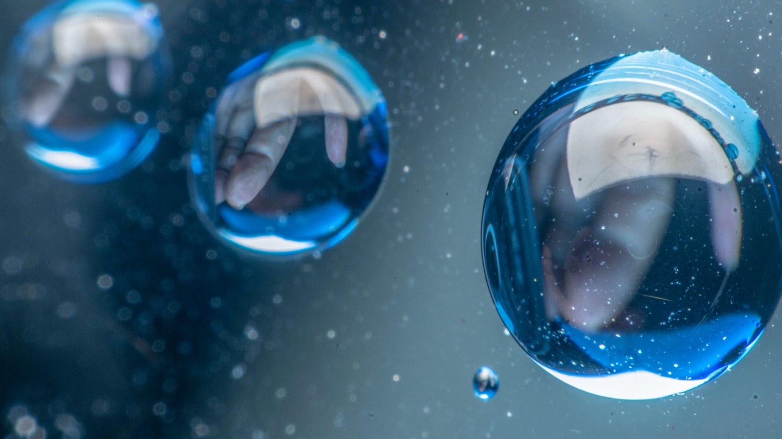 Scientists invented a lens made of water with adjustable focus