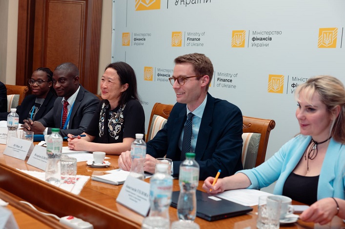 Ukraine and the World Bank are negotiating a loan agreement for at least $1B.