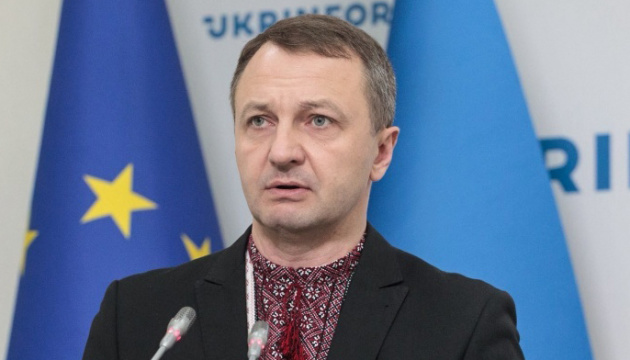 Government dismisses Language Ombudsman Kremin